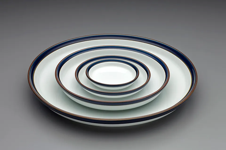 Stoneware dinner plates, set of 4
