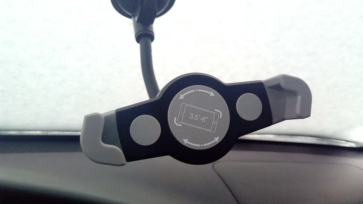 Magnetic phone mount, vent clip