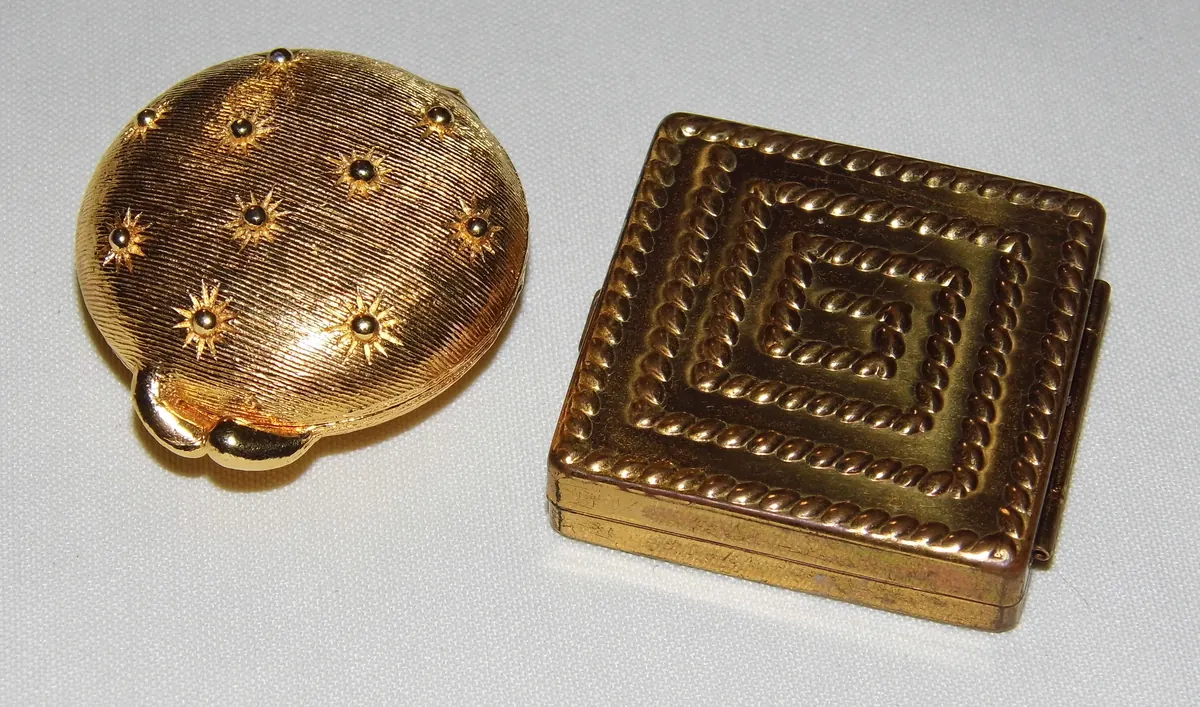 Solid perfume tin, amber