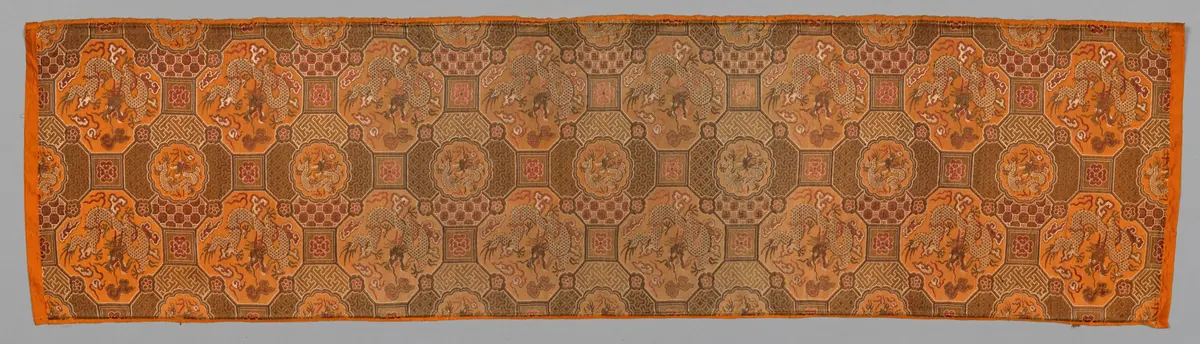 Woven table runner